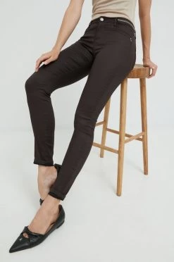 Γυναικεία Υφασμάτινα Παντελόνι Morgan καφέ,